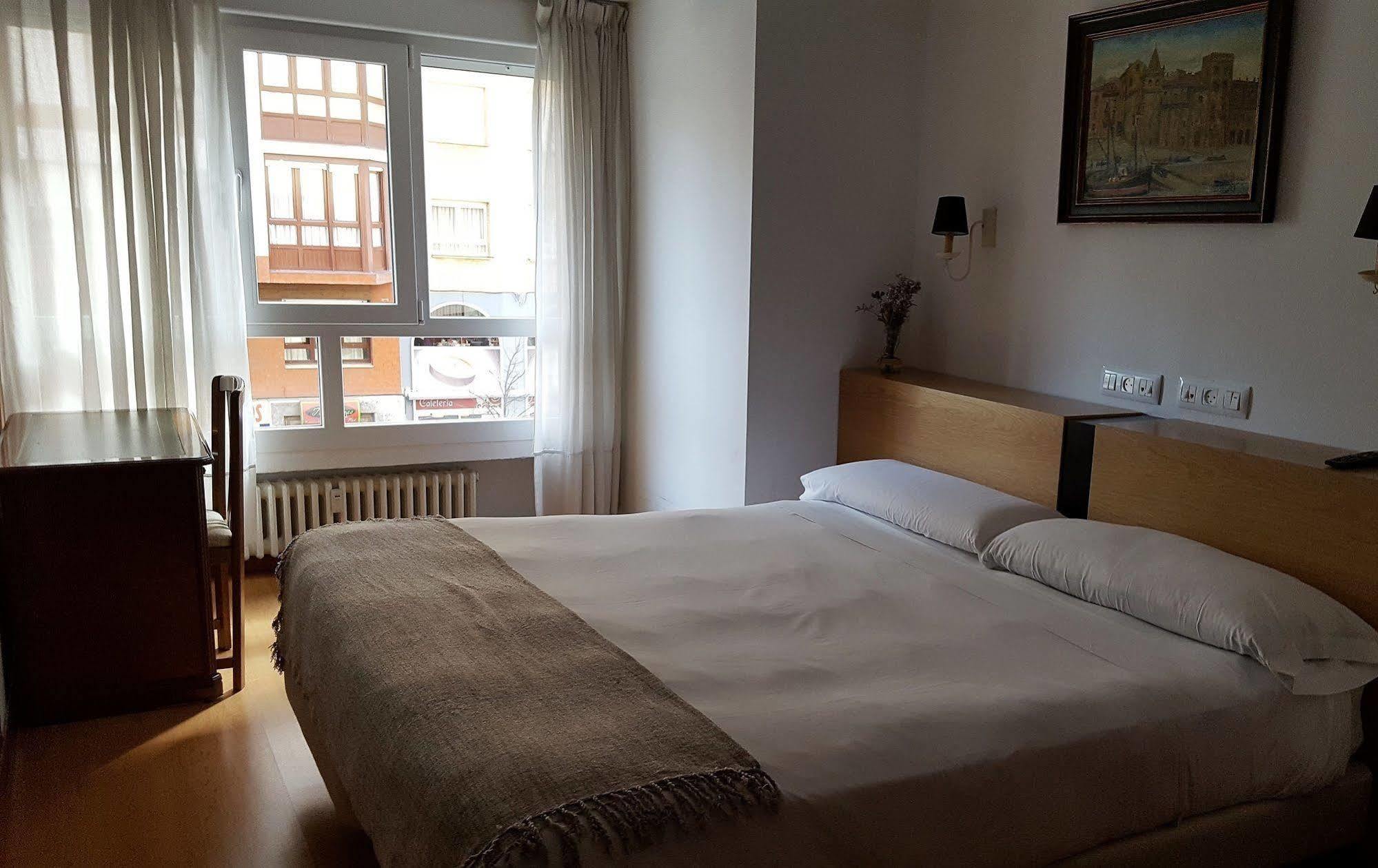 Hostel Costa Gijon 2*